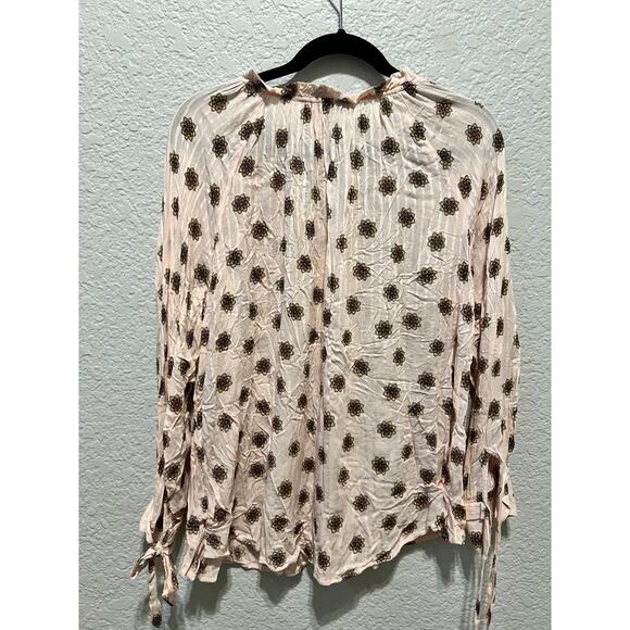 Women's Ann Taylor Loft Button up Scoop Neck Blouse - Picture 2 of 9